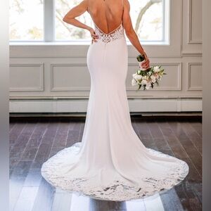 Elegant White Lace Wedding Dress